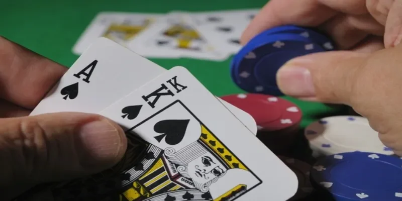 Luật chơi poker online cơ bản cần nắm rõ để tự tin đặt cược